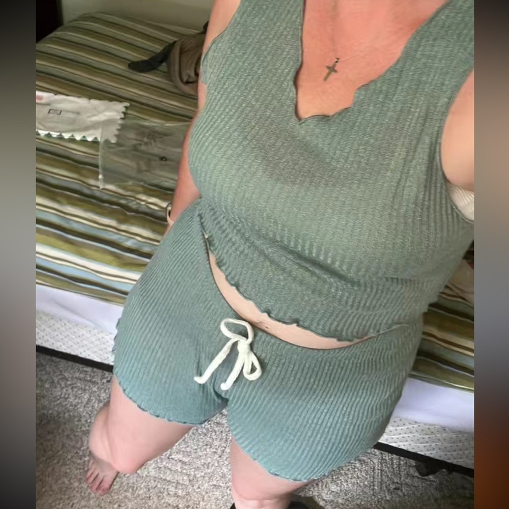 GREEN 2 Piece Set Ribbed Lounge Wear - Picture 7 of 7